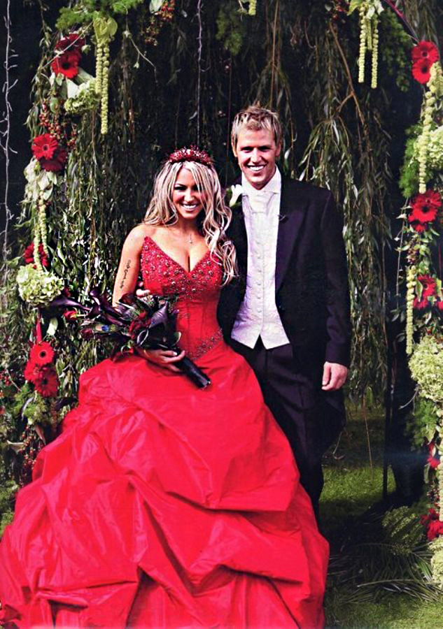 красное свадебное платье, красное свадебное платье фото, красное свадебное платье купить, салон свадебных платьев краснодар, платье на свадьбу красное купить, свадебный салон красноармейский, свадебный салон краснодар, красное платье на свадьбу, красное платье на свадьбу невесте, почему красное платье на свадьбу, черно красное платье на свадьбу, красное платье на свадьбу маме, красно белое свадебное платье, свадебные платья красного цвета, свадебные платья с красными цветами, свадебное платье красные туфли, свадебное платье с красной лентой