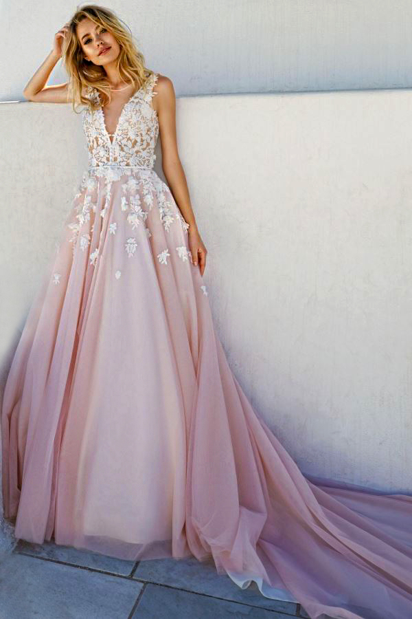 Розово-белое свадебное платье