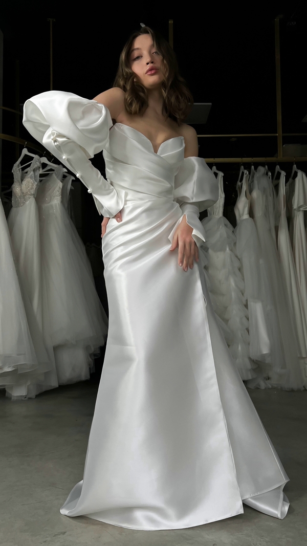 Атласное свадебное платье, свадебное платье из атласа, прямое свадебное платье, прямое свадебное платье с разрезом, свадебное платье с разрезом, свадебное платье со шлейфом, свадебное платье с рукавами, прямое свадебное платье с рукавами, свадебное платье с корсетом, свадебное платье трансформер, свадебное платье со съёмными рукавами, свадебное платье с пышными рукавами, свадебное платье с длинными рукавами, купить свадебное платье в Минске, прокат свадебного платья, свадебный салон, классическое свадебное платье, свадебный салон Минск, свадебные платья, свадебные платья минск, свадебные платья 2024, легкое свадебное платье, свадебное платье напрокат, прокат свадебных платьев, пошив свадебного платья